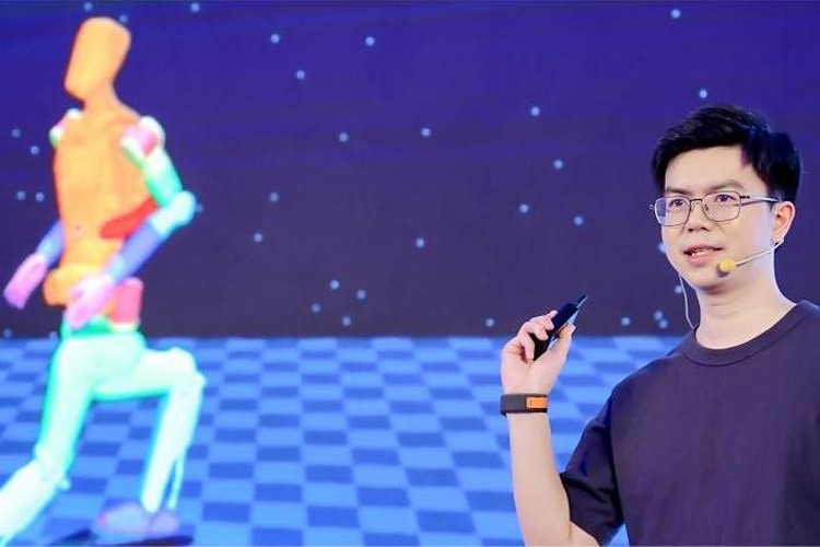 天才少年稚晖君XKTY.COM星空·（中国）机器人走路进场！AI模型做大脑，目标售价20万以内